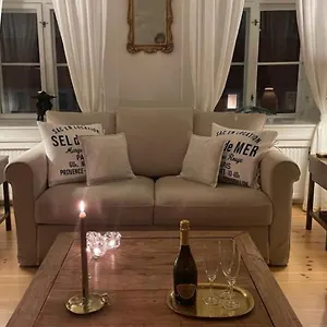 Fiddle House Apartment